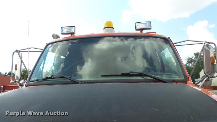 image for item DE7263 2001 Sterling LT7501 dump truck