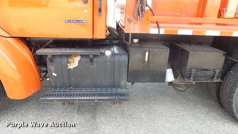 image for item DE7263 2001 Sterling LT7501 dump truck