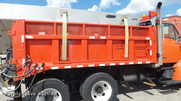 image for item DE7263 2001 Sterling LT7501 dump truck