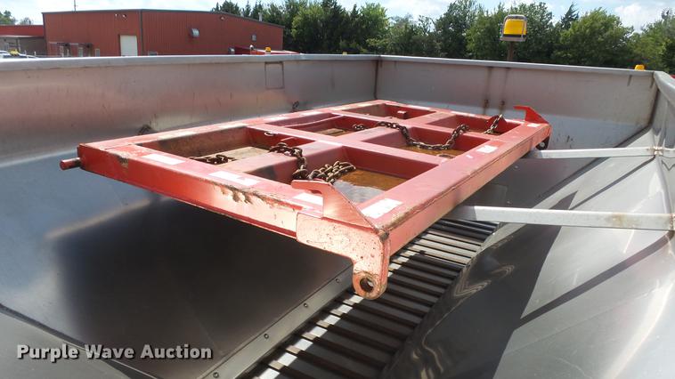 image for item DE7263 2001 Sterling LT7501 dump truck