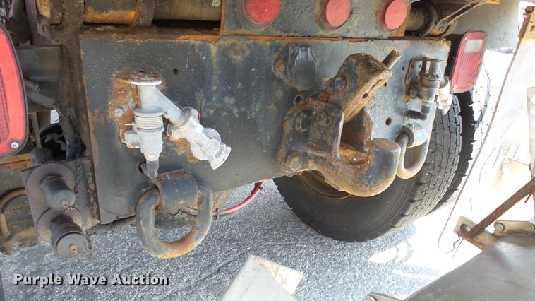 image for item DE7263 2001 Sterling LT7501 dump truck