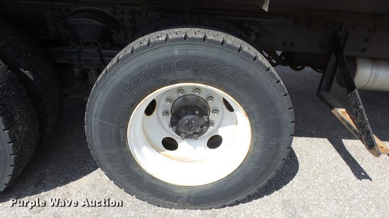 image for item DE7263 2001 Sterling LT7501 dump truck