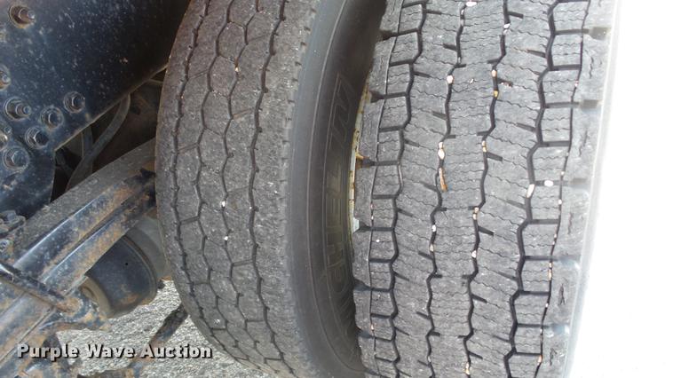 image for item DE7263 2001 Sterling LT7501 dump truck