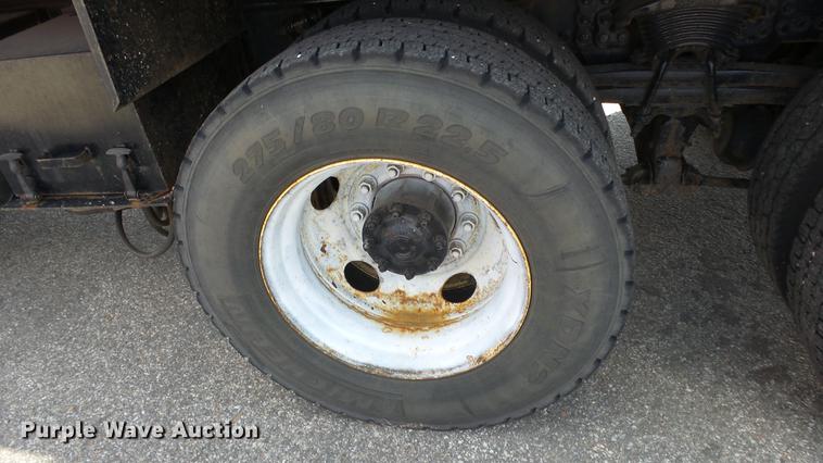 image for item DE7263 2001 Sterling LT7501 dump truck