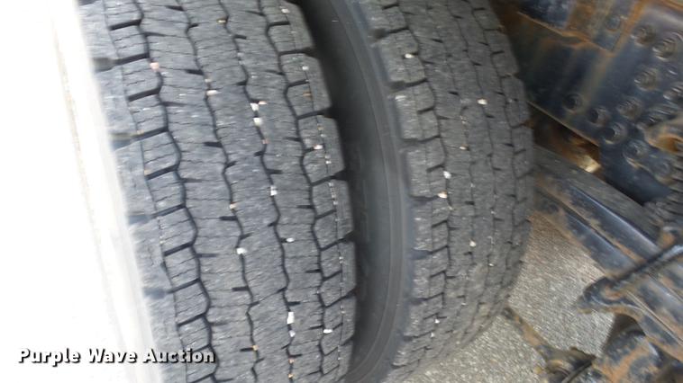 image for item DE7263 2001 Sterling LT7501 dump truck