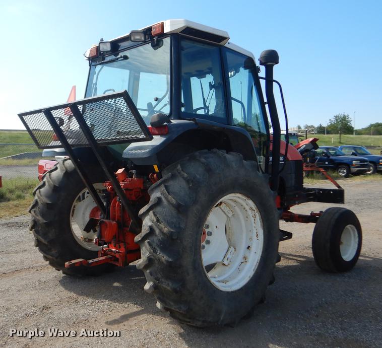 image for item DF1786 2000 New Holland TS100 tractor