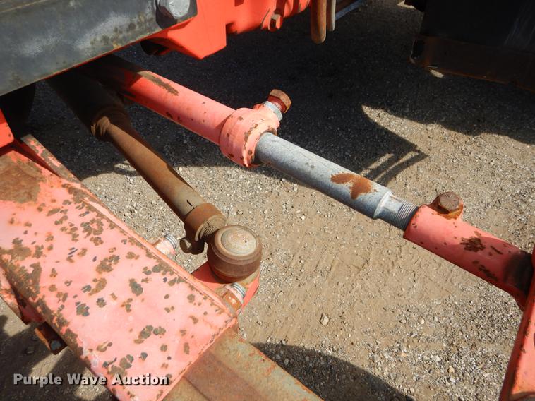 image for item DF1786 2000 New Holland TS100 tractor