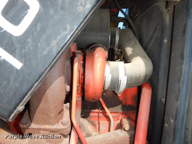 image for item DF1786 2000 New Holland TS100 tractor