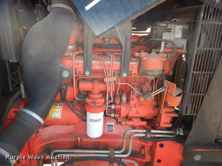 image for item DF1786 2000 New Holland TS100 tractor