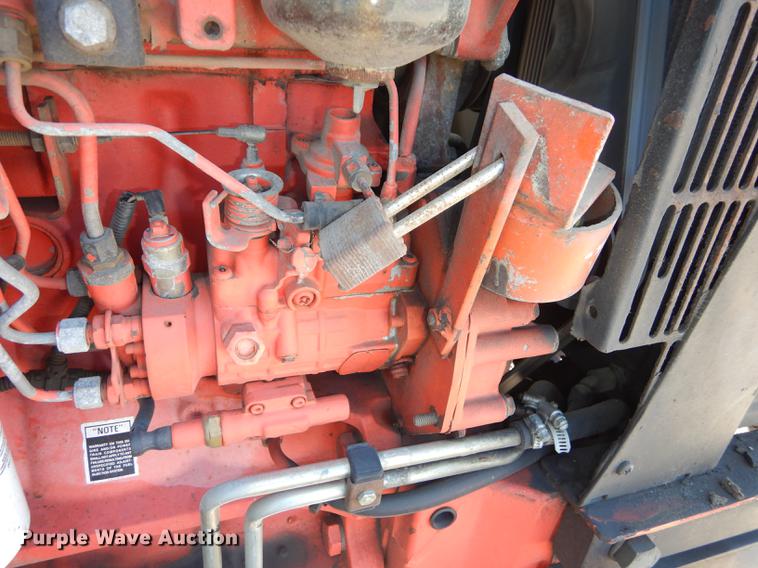 image for item DF1786 2000 New Holland TS100 tractor