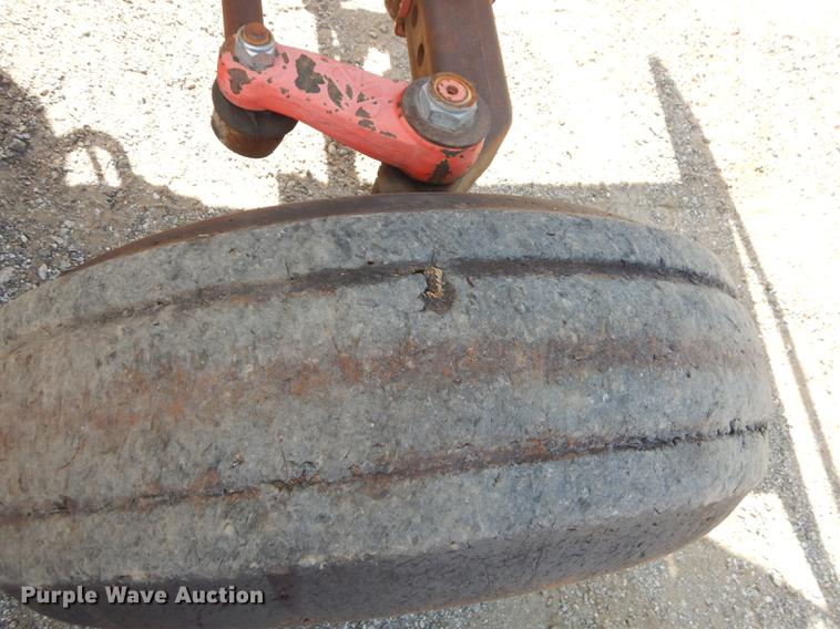 image for item DF1786 2000 New Holland TS100 tractor