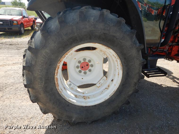 image for item DF1786 2000 New Holland TS100 tractor