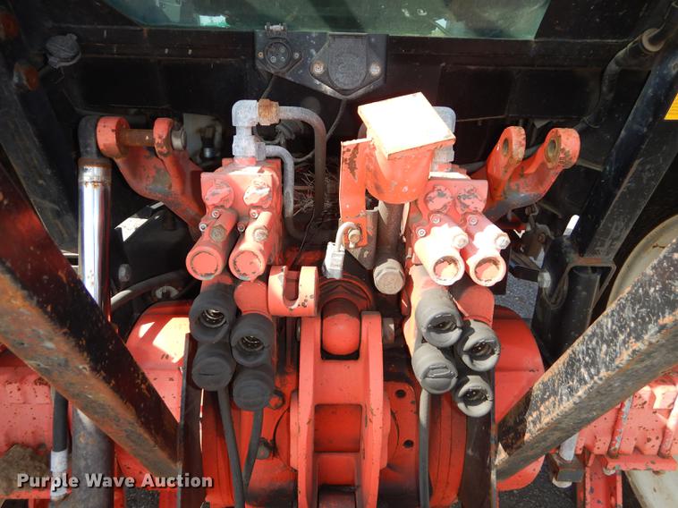 image for item DF1786 2000 New Holland TS100 tractor