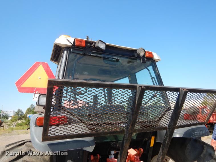 image for item DF1786 2000 New Holland TS100 tractor