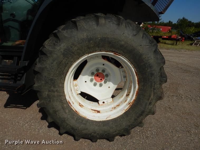 image for item DF1786 2000 New Holland TS100 tractor