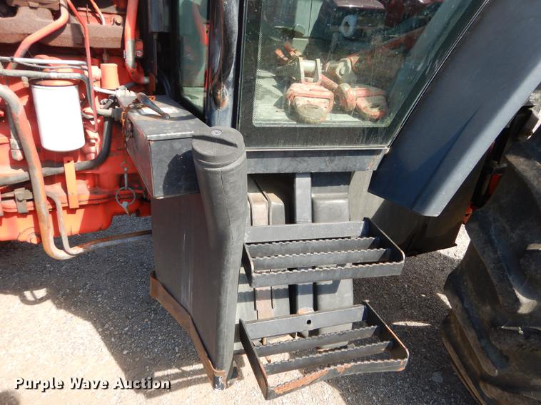 image for item DF1786 2000 New Holland TS100 tractor