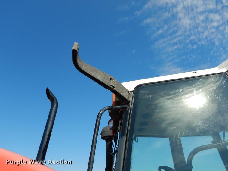 image for item DF1786 2000 New Holland TS100 tractor