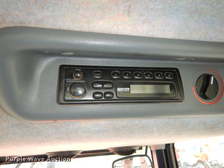 image for item DF1786 2000 New Holland TS100 tractor