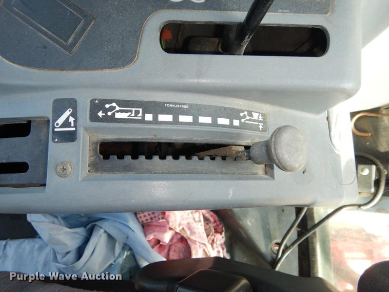 image for item DF1786 2000 New Holland TS100 tractor