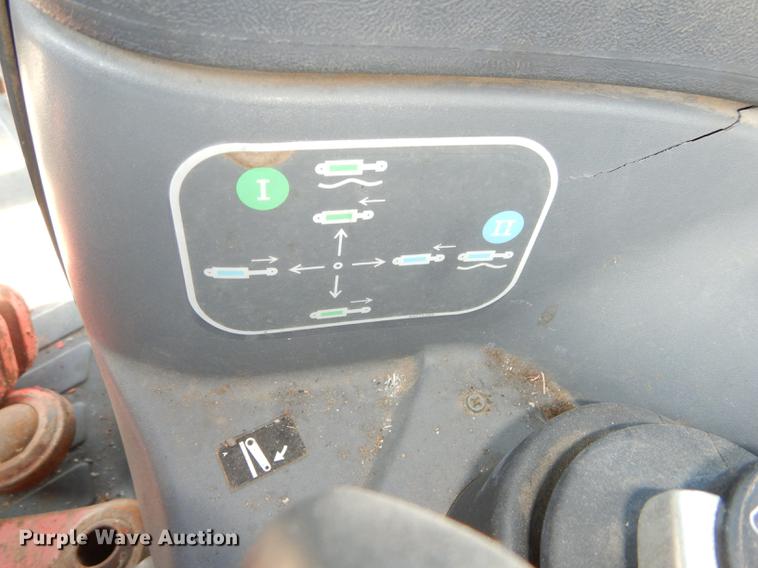 image for item DF1786 2000 New Holland TS100 tractor