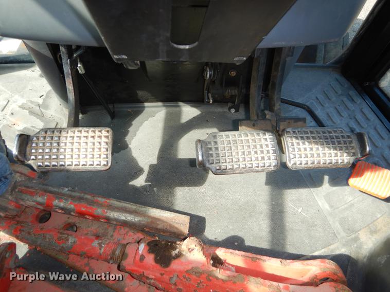 image for item DF1786 2000 New Holland TS100 tractor