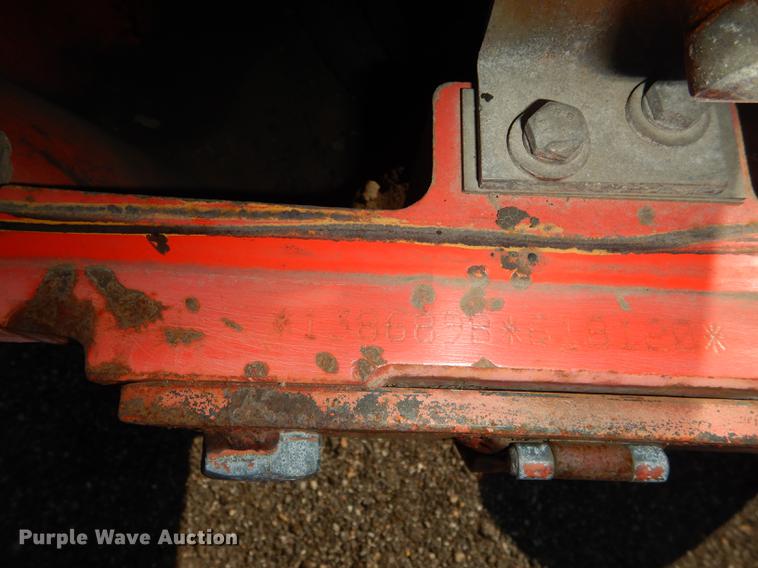 image for item DF1786 2000 New Holland TS100 tractor