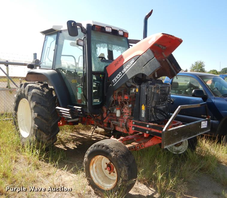 image for item DF1787 1999 New Holland TS100 tractor