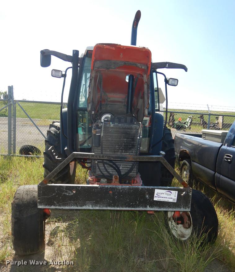 image for item DF1787 1999 New Holland TS100 tractor