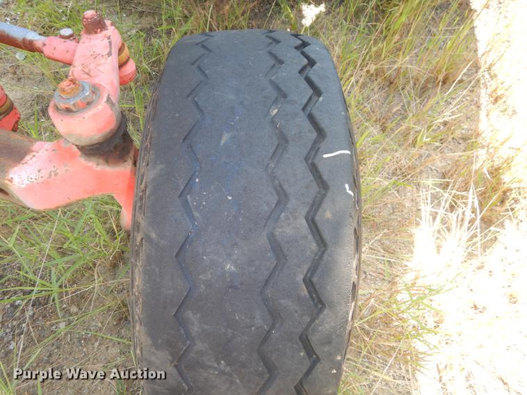 image for item DF1787 1999 New Holland TS100 tractor