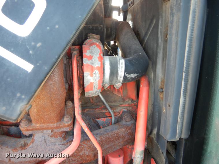 image for item DF1787 1999 New Holland TS100 tractor