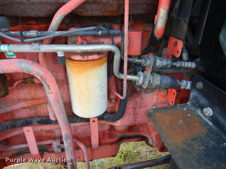 image for item DF1787 1999 New Holland TS100 tractor