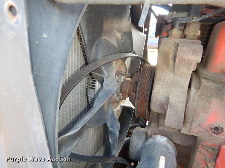 image for item DF1787 1999 New Holland TS100 tractor