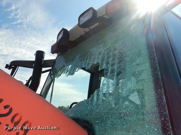 image for item DF1787 1999 New Holland TS100 tractor