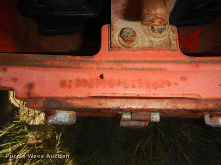 image for item DF1787 1999 New Holland TS100 tractor