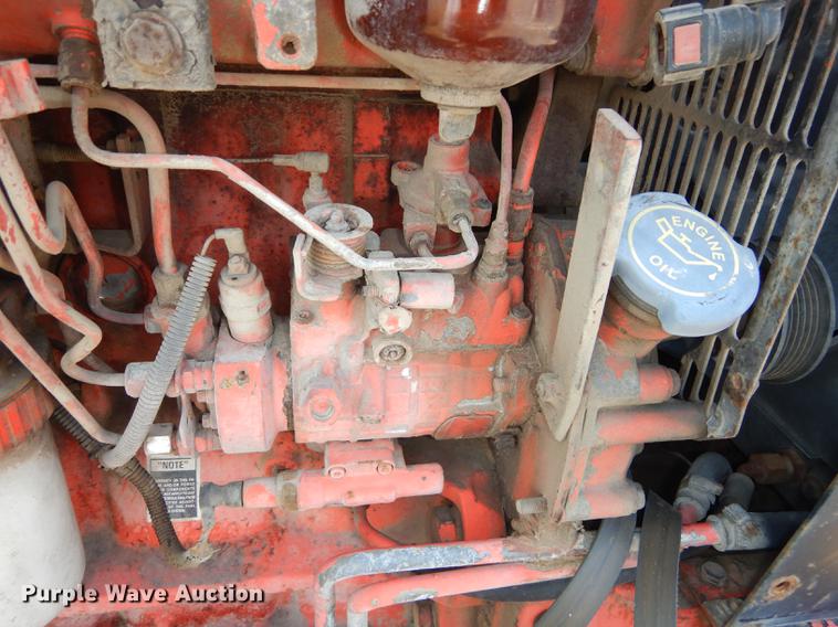 image for item DF1787 1999 New Holland TS100 tractor