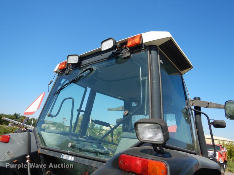 image for item DF1787 1999 New Holland TS100 tractor