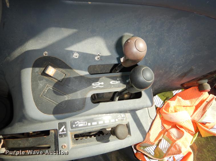 image for item DF1787 1999 New Holland TS100 tractor