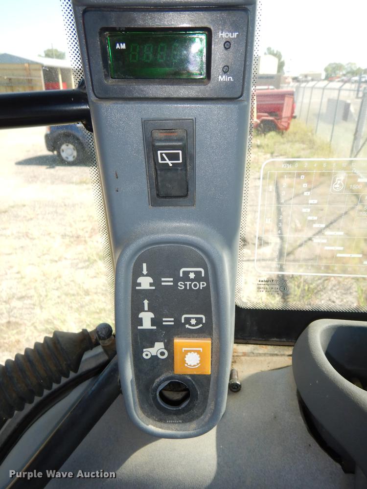 image for item DF1787 1999 New Holland TS100 tractor