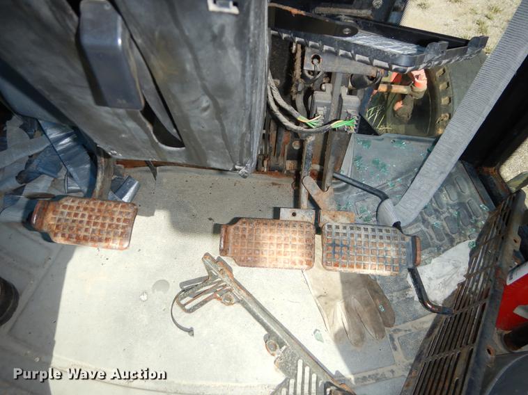 image for item DF1787 1999 New Holland TS100 tractor