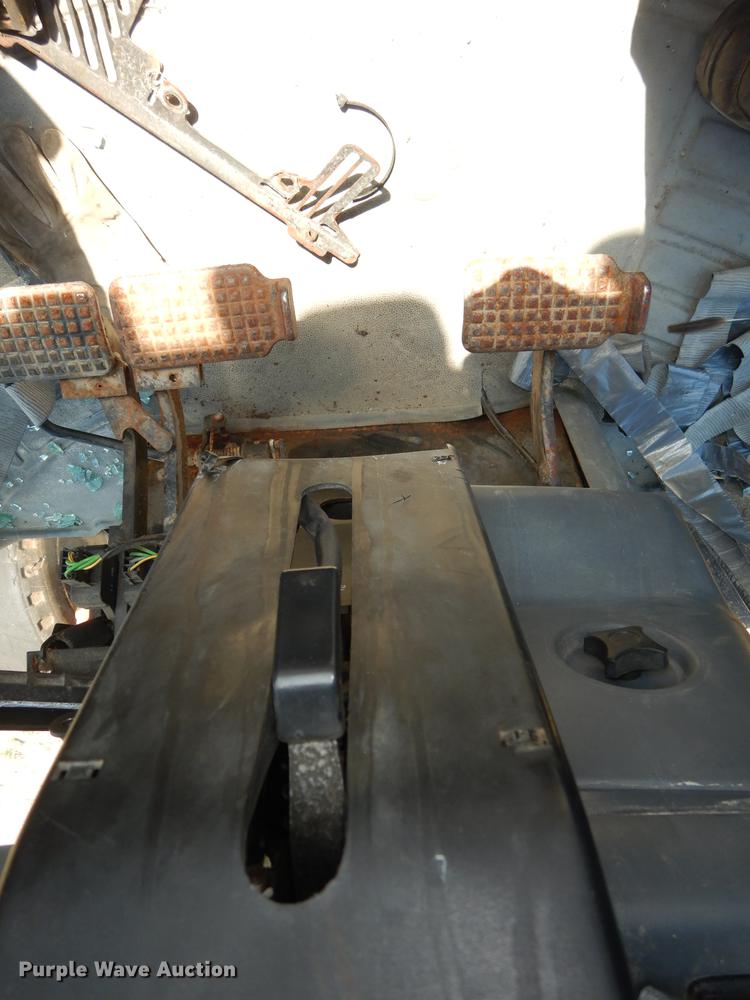 image for item DF1787 1999 New Holland TS100 tractor