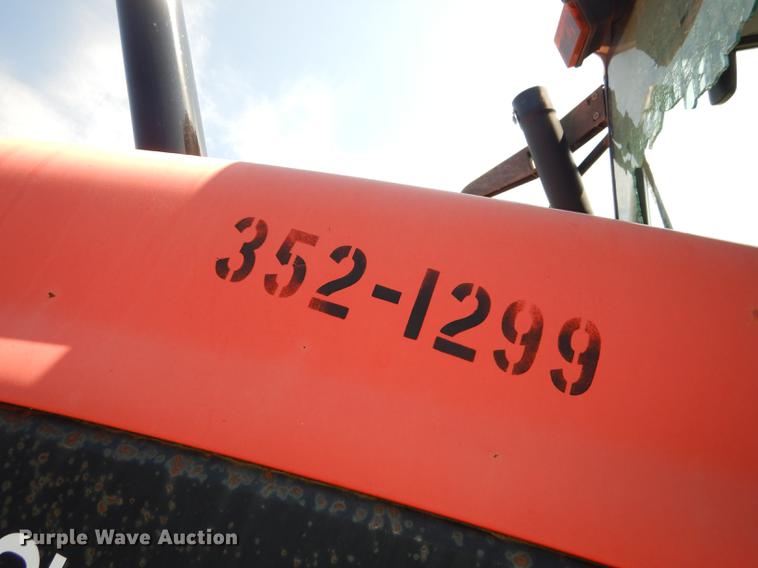 image for item DF1787 1999 New Holland TS100 tractor