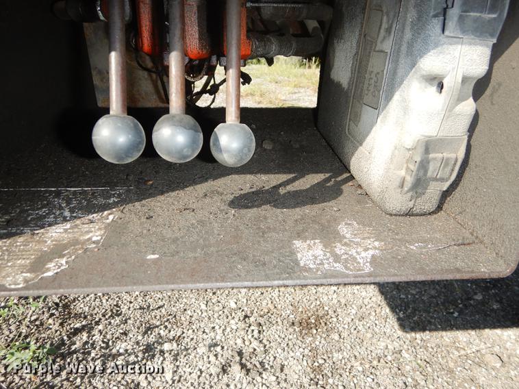 image for item DF1789 2005 Trail Eze EE401 tilt deck equipment trailer