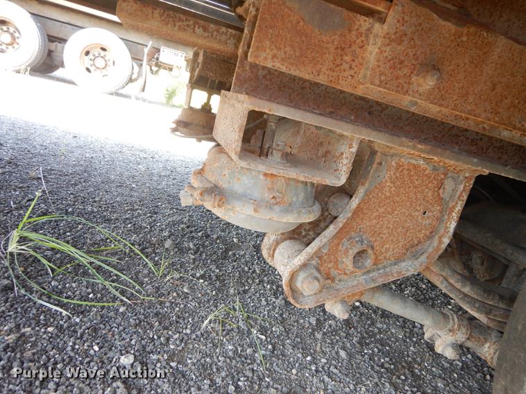 image for item DF1789 2005 Trail Eze EE401 tilt deck equipment trailer