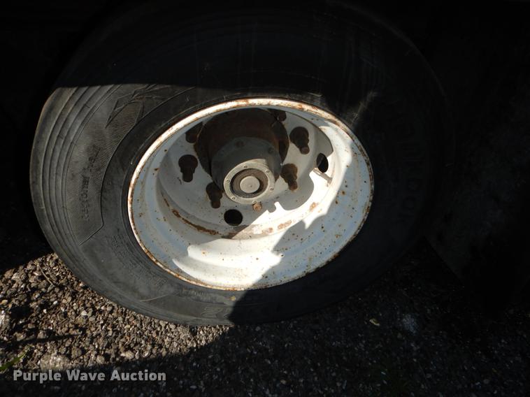 image for item DF1789 2005 Trail Eze EE401 tilt deck equipment trailer