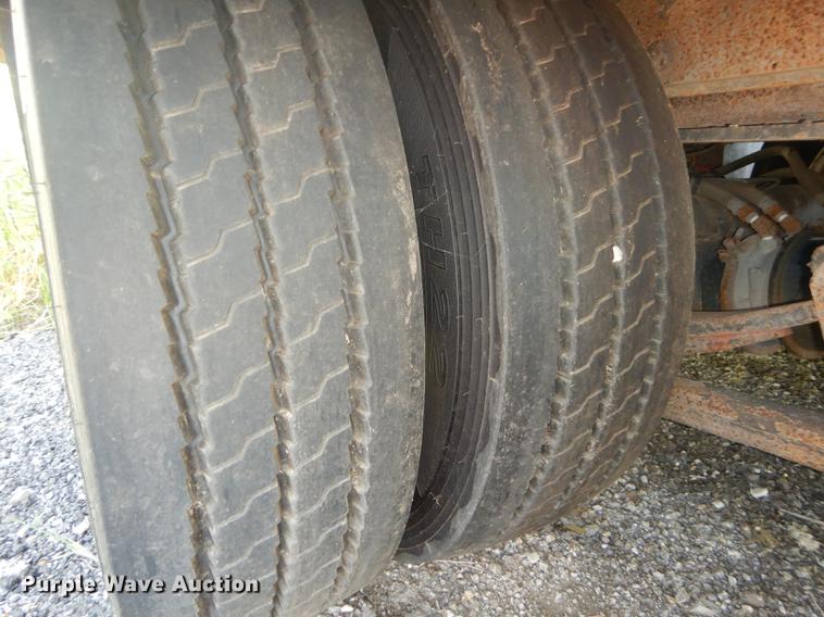 image for item DF1789 2005 Trail Eze EE401 tilt deck equipment trailer