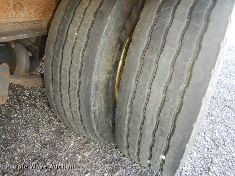 image for item DF1789 2005 Trail Eze EE401 tilt deck equipment trailer