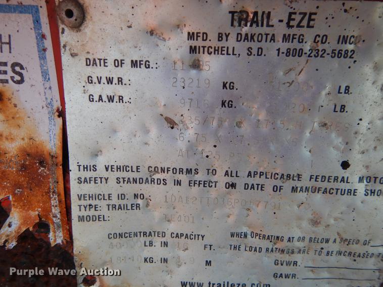 image for item DF1789 2005 Trail Eze EE401 tilt deck equipment trailer