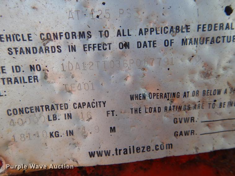 image for item DF1789 2005 Trail Eze EE401 tilt deck equipment trailer