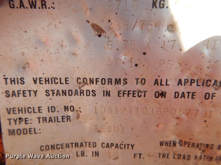 image for item DF1789 2005 Trail Eze EE401 tilt deck equipment trailer