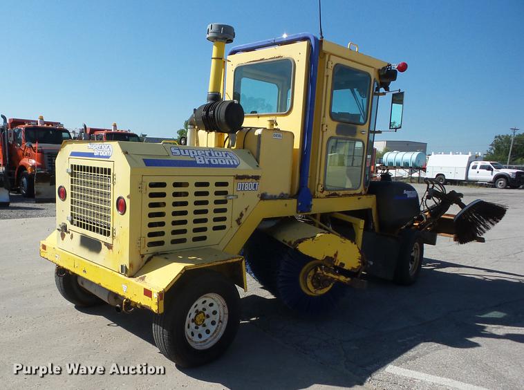 image for item EI9937 2007 Superior DT80CT broom